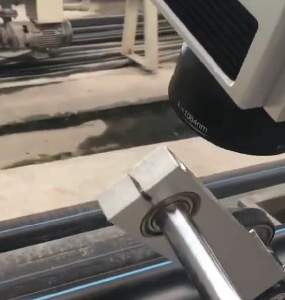 Pipeline flying laser marking machine